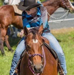 Meet your Posher, Leigh